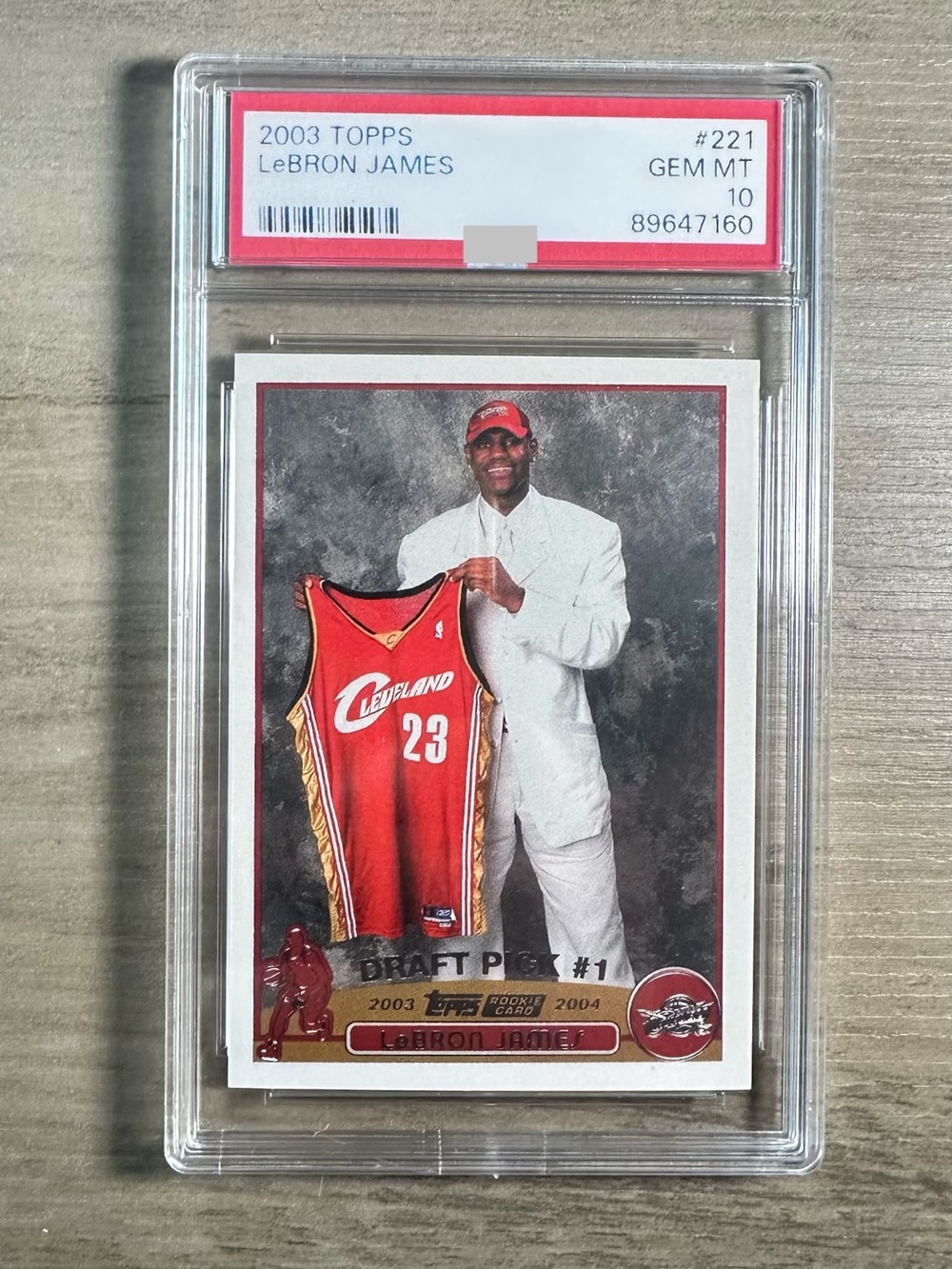 LeBron James Rookie Gem Mint 10 2003 Topps #221 Novelty Basketball Card.